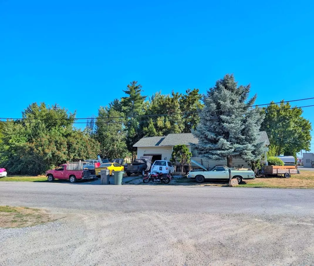 Chewelah, WA 99109,402 E Clay Rd