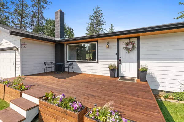 Nine Mile Falls, WA 99026,12324 W Meadowview Ln