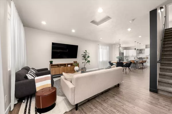 Spokane, WA 99205,5908 N Monroe St