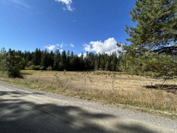 000 N Northwood Dr, Mead, WA 99021