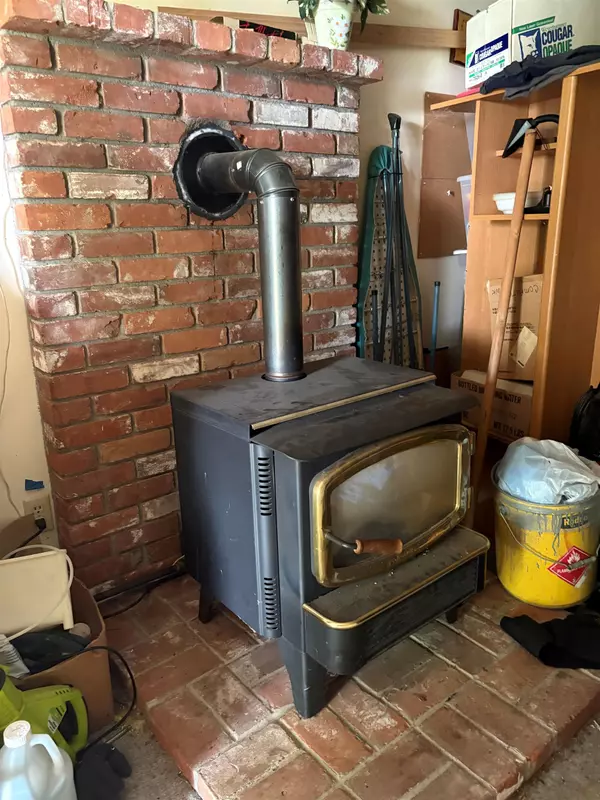 Colville, WA 99114,964 N Maple St