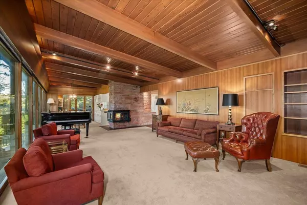 Spokane, WA 99203,903 E Crest Rd