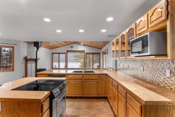 Kettle Falls, WA 99141,2378 Eagle River WAY