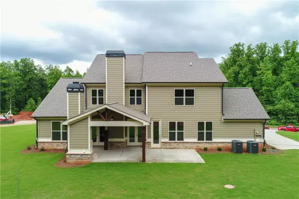 Hoschton, GA 30548,835 Walnut River TRL