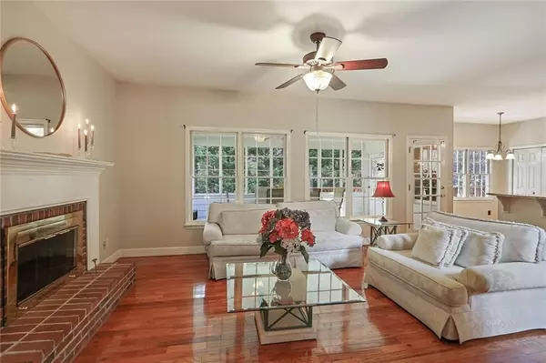 Alpharetta, GA 30009,5355 Hunters Oaks DR