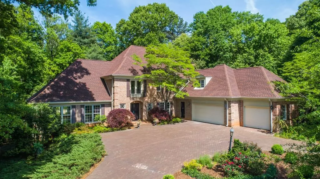 5740 Lake Island DR, Sandy Springs, GA 30327