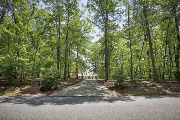 Dahlonega, GA 30533,652 Grindle Bridge RD