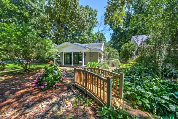 Dunwoody, GA 30338,4537 Kingsgate DR