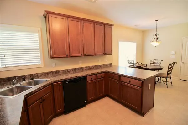 Flowery Branch, GA 30542,6208 Cove Creek DR