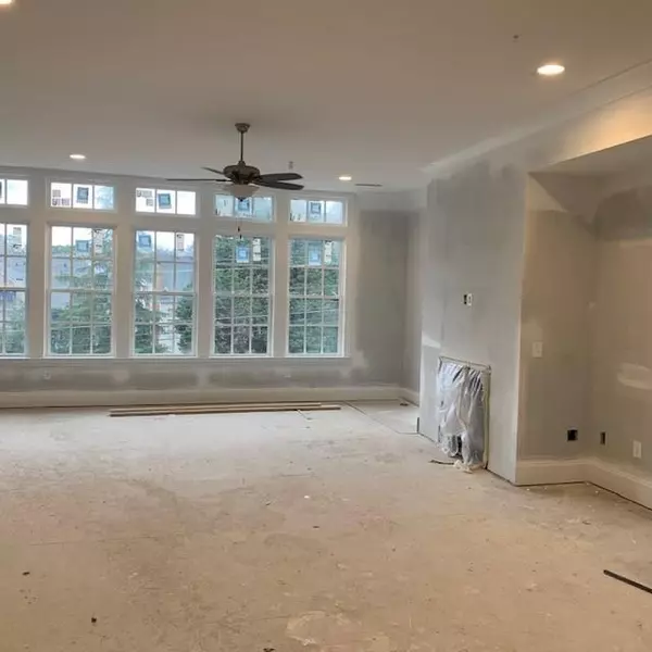 Sandy Springs, GA 30328,6405 Radiant TRCE #67