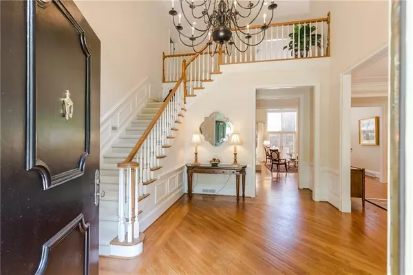 Sandy Springs, GA 30327,5305 Old Hundred LN