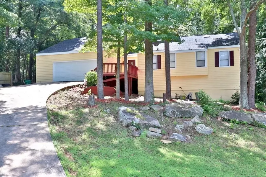 1940 S HIDDEN HILLS Pkwy, Stone Mountain, GA 30088