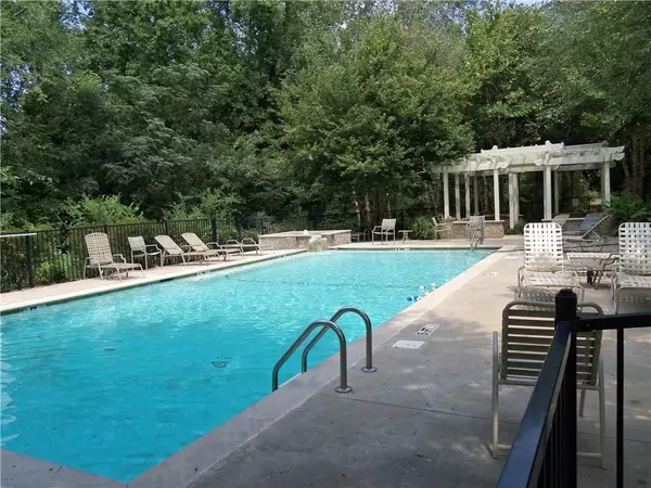 Athens, GA 30605,660 Barnett Shoals RD #320