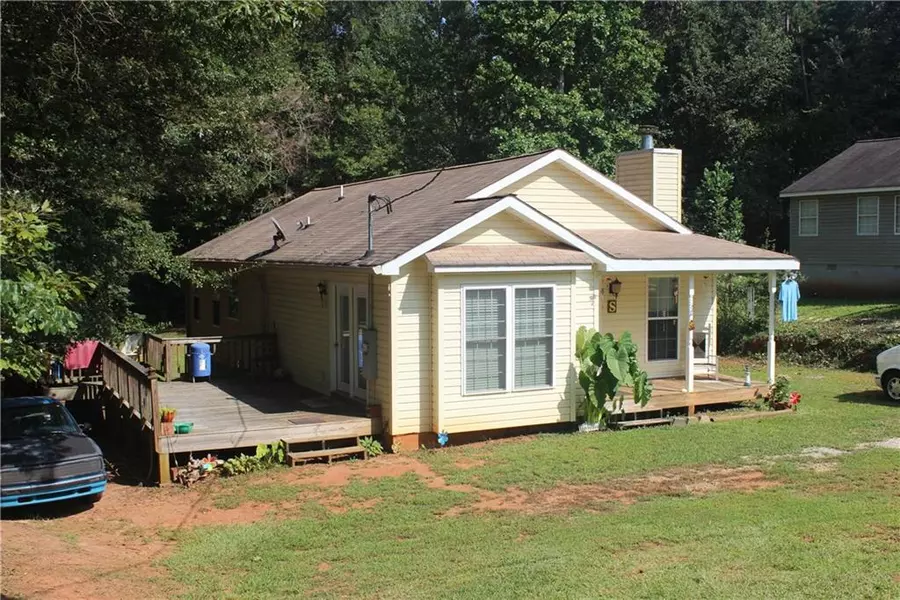 62 Catfish LN, Lavonia, GA 30553