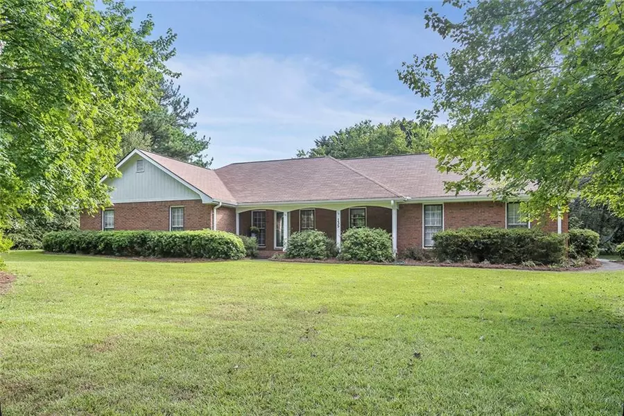 135 Saddle Lake DR, Roswell, GA 30076