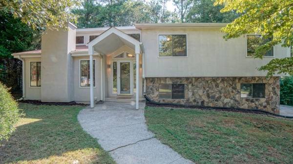 120 Truehedge TRCE, Roswell, GA 30076