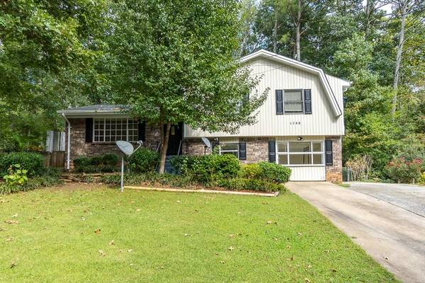 1085 De Leon DR, Clarkston, GA 30021