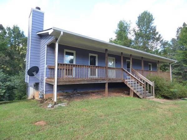 76 Church LN, Whitesburg, GA 30185