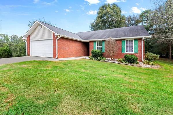 4 Shadowood CIR, Silver Creek, GA 30173