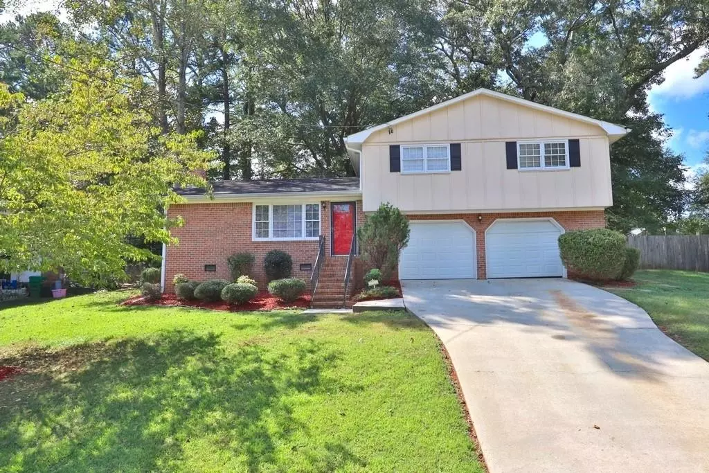 Stone Mountain, GA 30083,852 NEEDLE ROCK DR