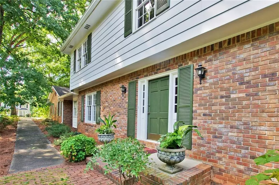 1716 STONECLIFF CT, Decatur, GA 30033