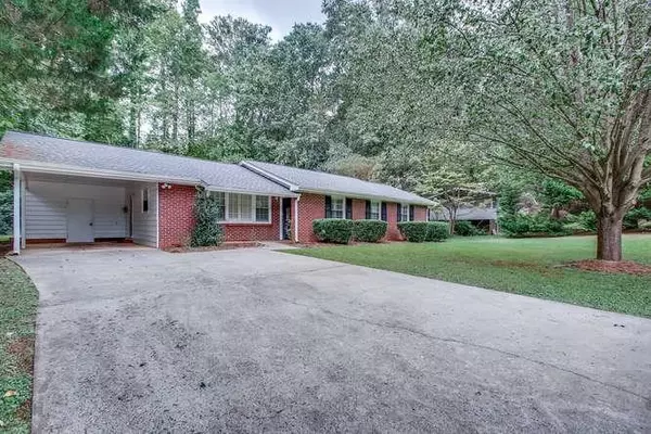 Sandy Springs, GA 30328,6830 Sunny Brook LN