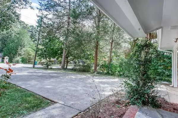 Sandy Springs, GA 30328,6830 Sunny Brook LN