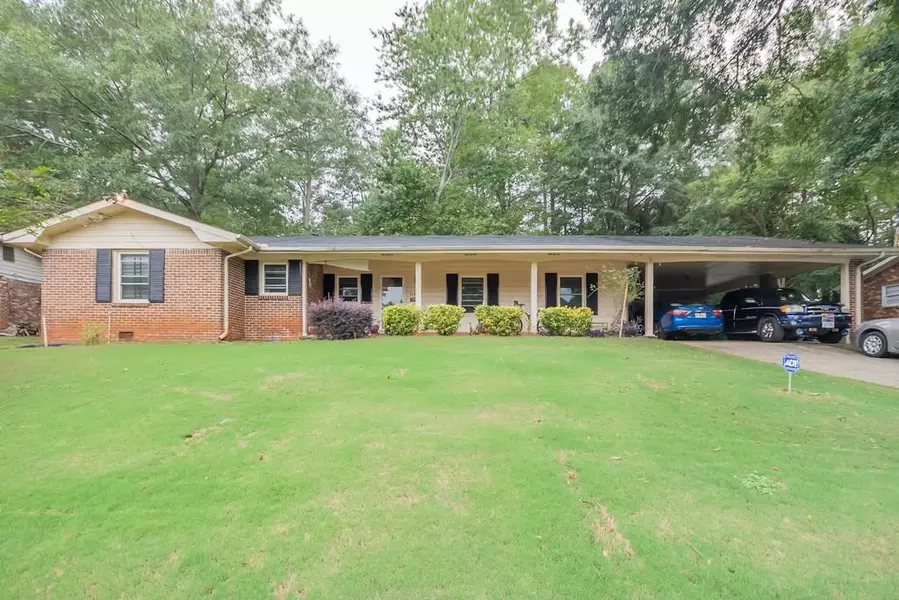 2393 WINSHIRE DR, Decatur, GA 30035