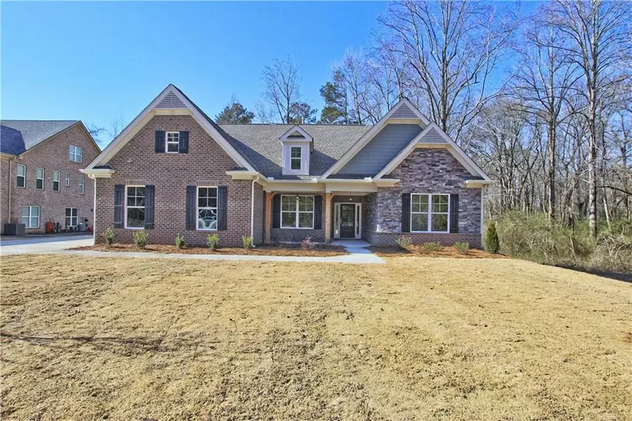 472 Thomas DR, Loganville, GA 30052