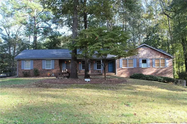 712 Lions TRL, Stone Mountain, GA 30087