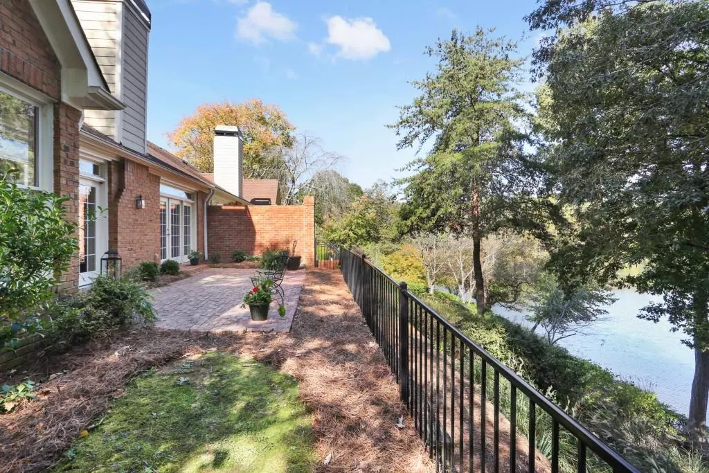 Roswell, GA 30076,21 Lake Villa DR