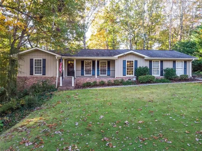 4562 Woodland CIR NE, Roswell, GA 30075