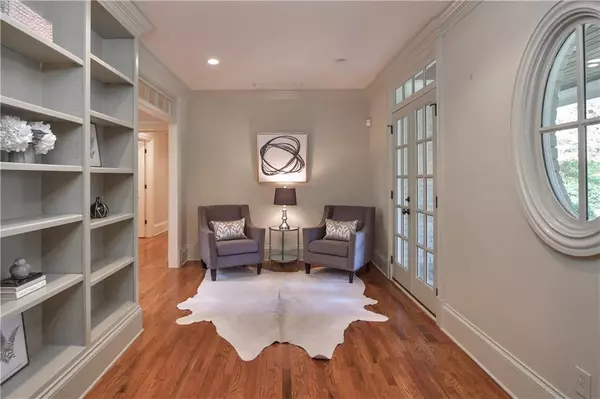 Atlanta, GA 30327,530 Kenbrook DR