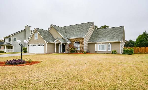 5502 MILLERS CREEK DR, Powder Springs, GA 30127