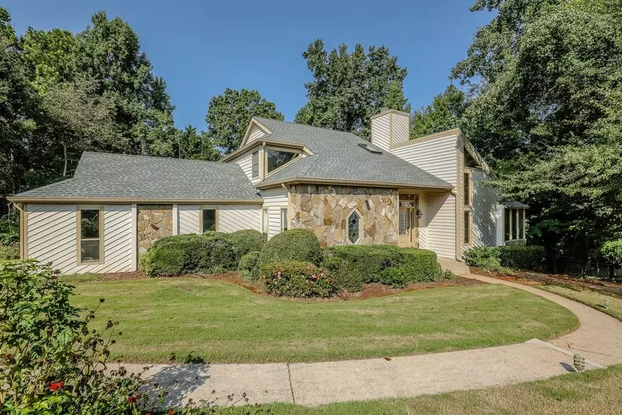 3560 Miller Farms LN, Peachtree Corners, GA 30096