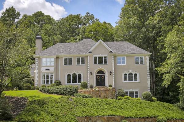 1000 Hedgerose LN, Roswell, GA 30075