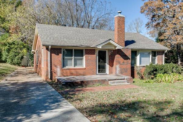 5248 Gainesville ST, Flowery Branch, GA 30542