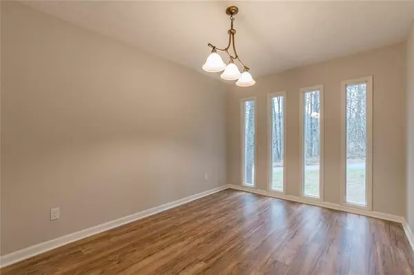 Alpharetta, GA 30004,255 Sequoyah DR