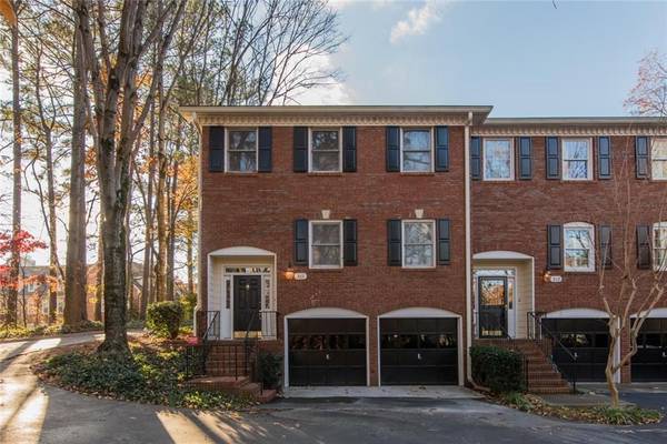 301 Dunwoody Chace, Sandy Springs, GA 30328