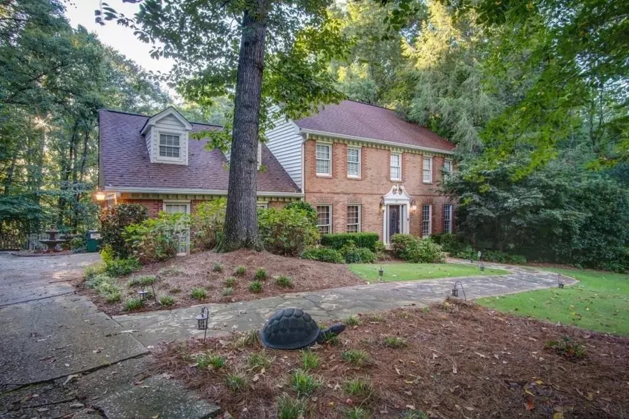 305 SKYRIDGE DR, Sandy Springs, GA 30350