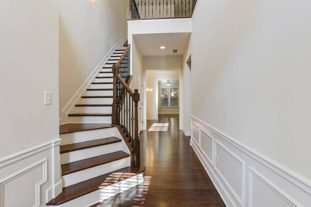 Sandy Springs, GA 30342,846 Northam LN