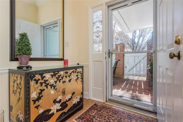 Brookhaven, GA 30319,2942 Crosswycke Forest DR NE