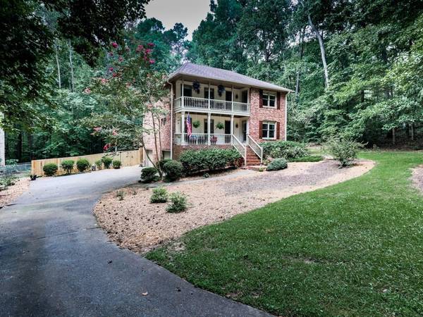 390 Waverly Hall Circle, Roswell, GA 30075