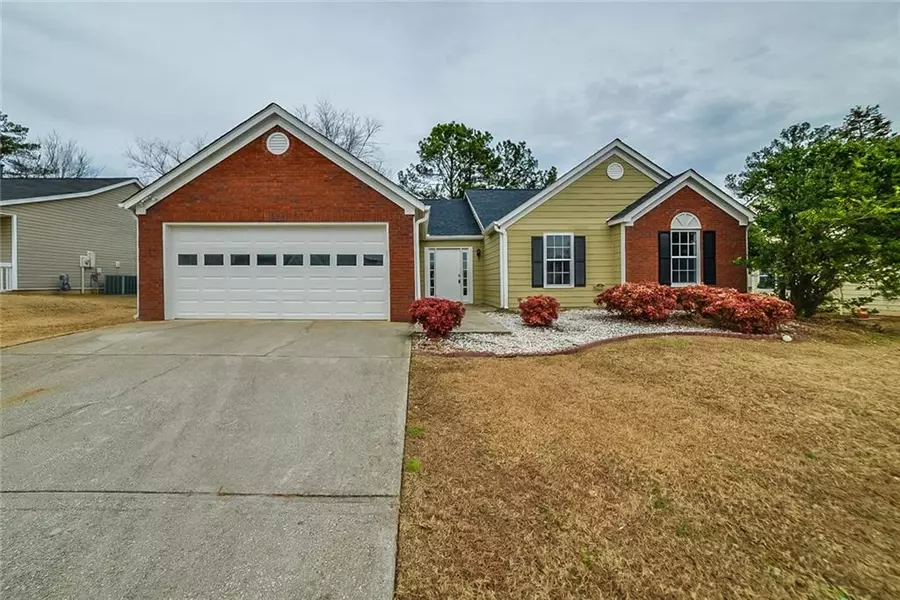 3327 Hobbit GLN, Powder Springs, GA 30127