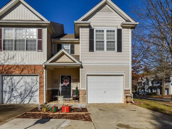 4869 Beacon Ridge LN, Flowery Branch, GA 30542