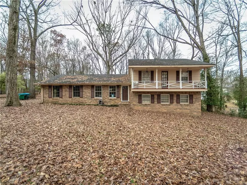 2394 ROCKBRIDGE RD, Stone Mountain, GA 30087