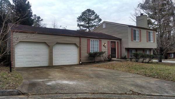 937 Park West LN, Stone Mountain, GA 30088