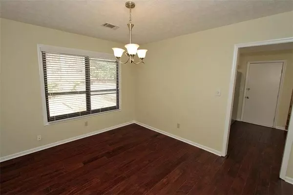 Roswell, GA 30076,200 Tallow Box DR