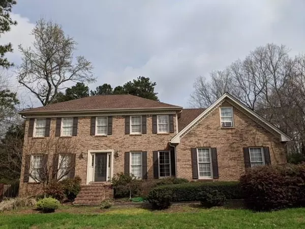 2140 Dunwoody GLN, Dunwoody, GA 30338