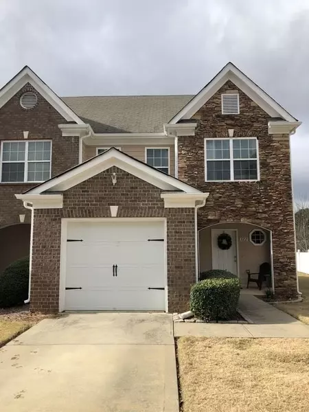 322 VILLAGE DR, Loganville, GA 30052